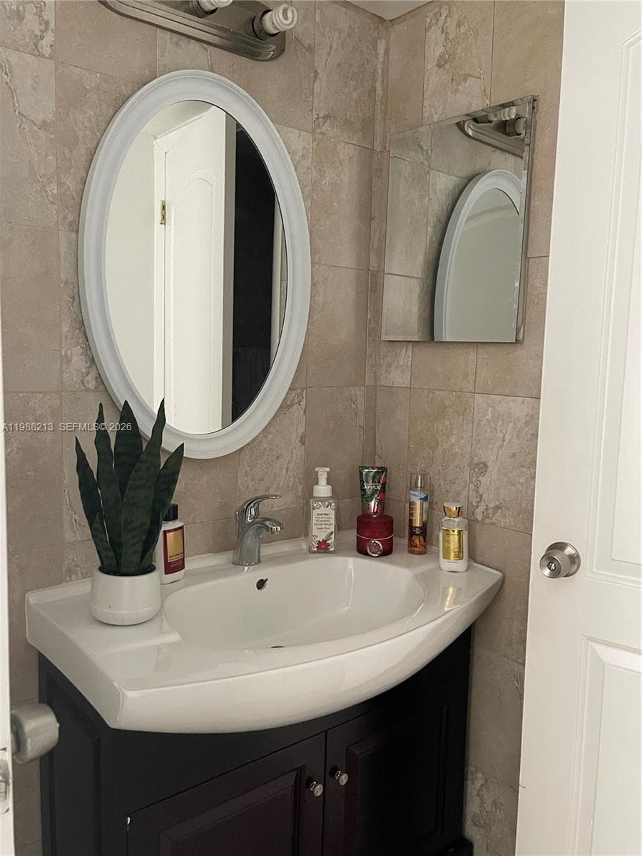 6820 Indian Creek Dr # 3B, Miami Beach FL 33141 — 22