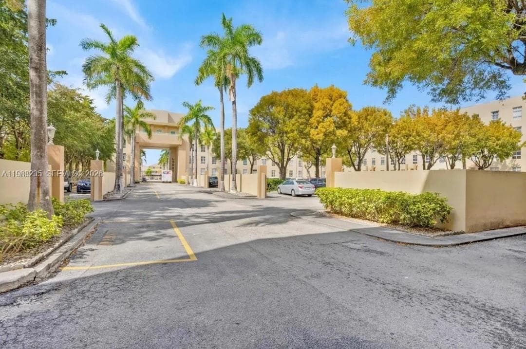 7420 W 20th Ave # 243, Hialeah FL 33016 — 3