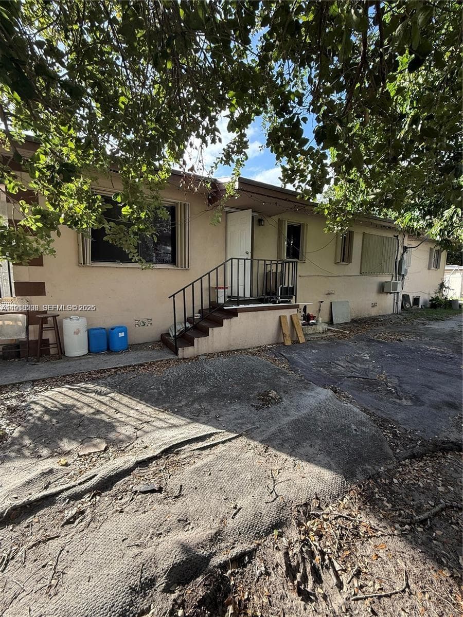 551-553 NE 133rd St, North Miami FL 33161 — 6
