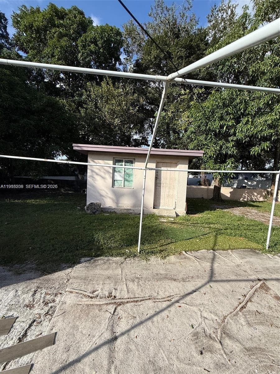 551-553 NE 133rd St, North Miami FL 33161 — 7