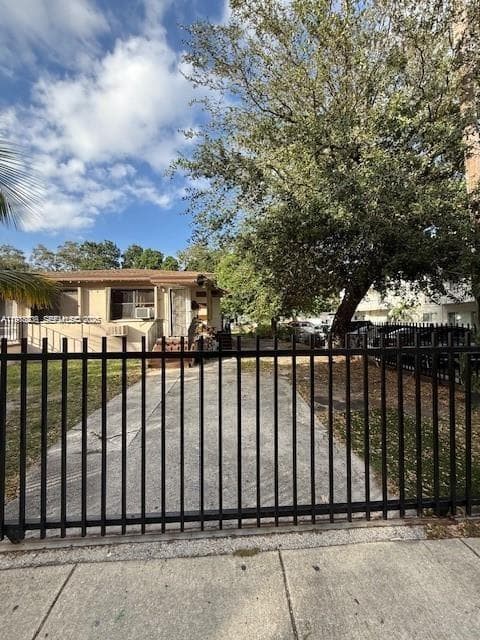 551-553 NE 133rd St, North Miami FL 33161 — 9