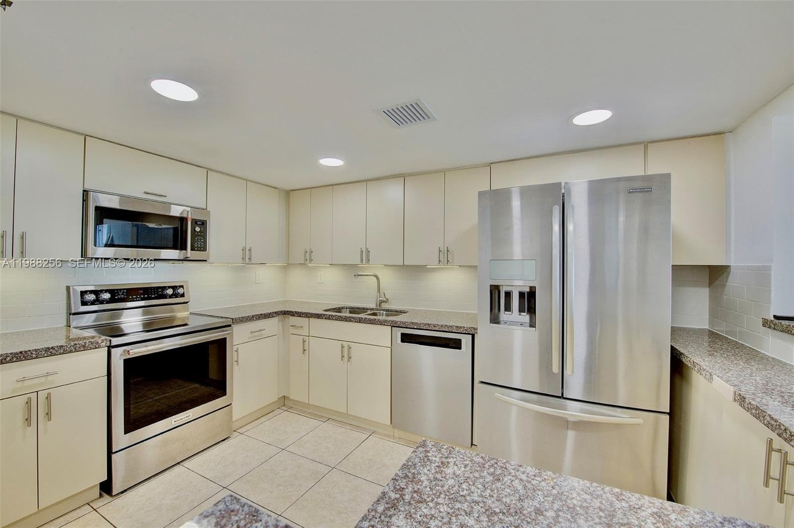 20850 San Simeon Way # 5, Miami FL 33179 — 5