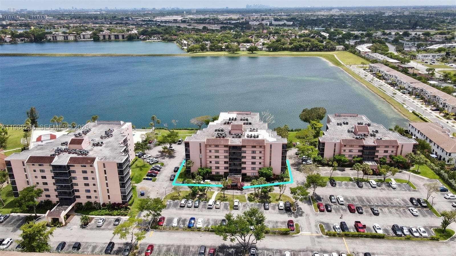 20850 San Simeon Way # 5, Miami FL 33179 — 24