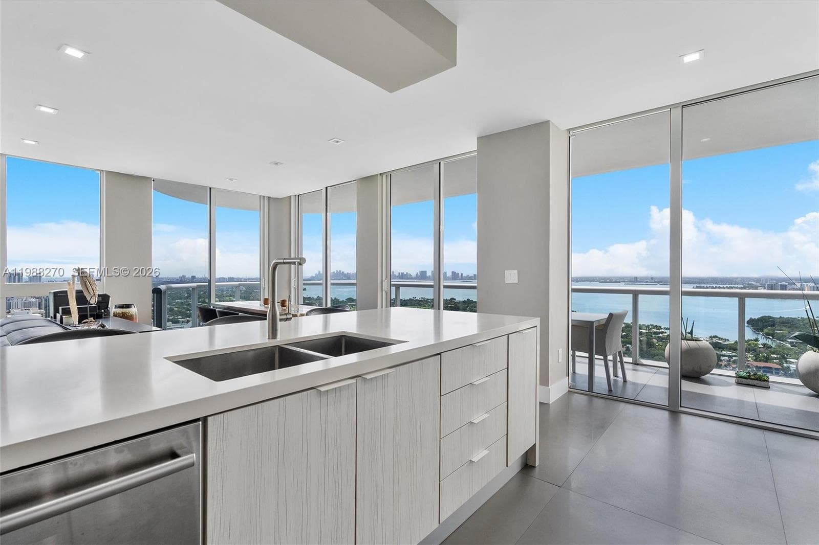 6365 Collins Ave # 4307, Miami Beach FL 33141 — 7