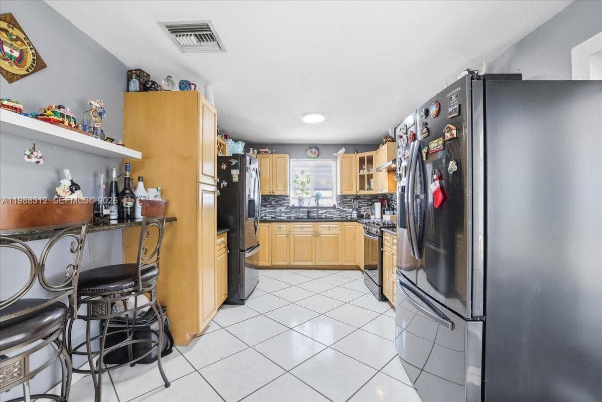 3140 NW 97th St, Miami FL 33147 — 10
