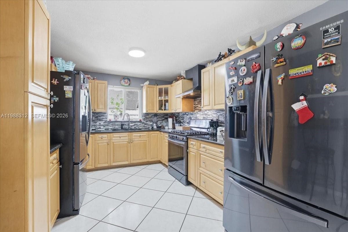 3140 NW 97th St, Miami FL 33147 — 11