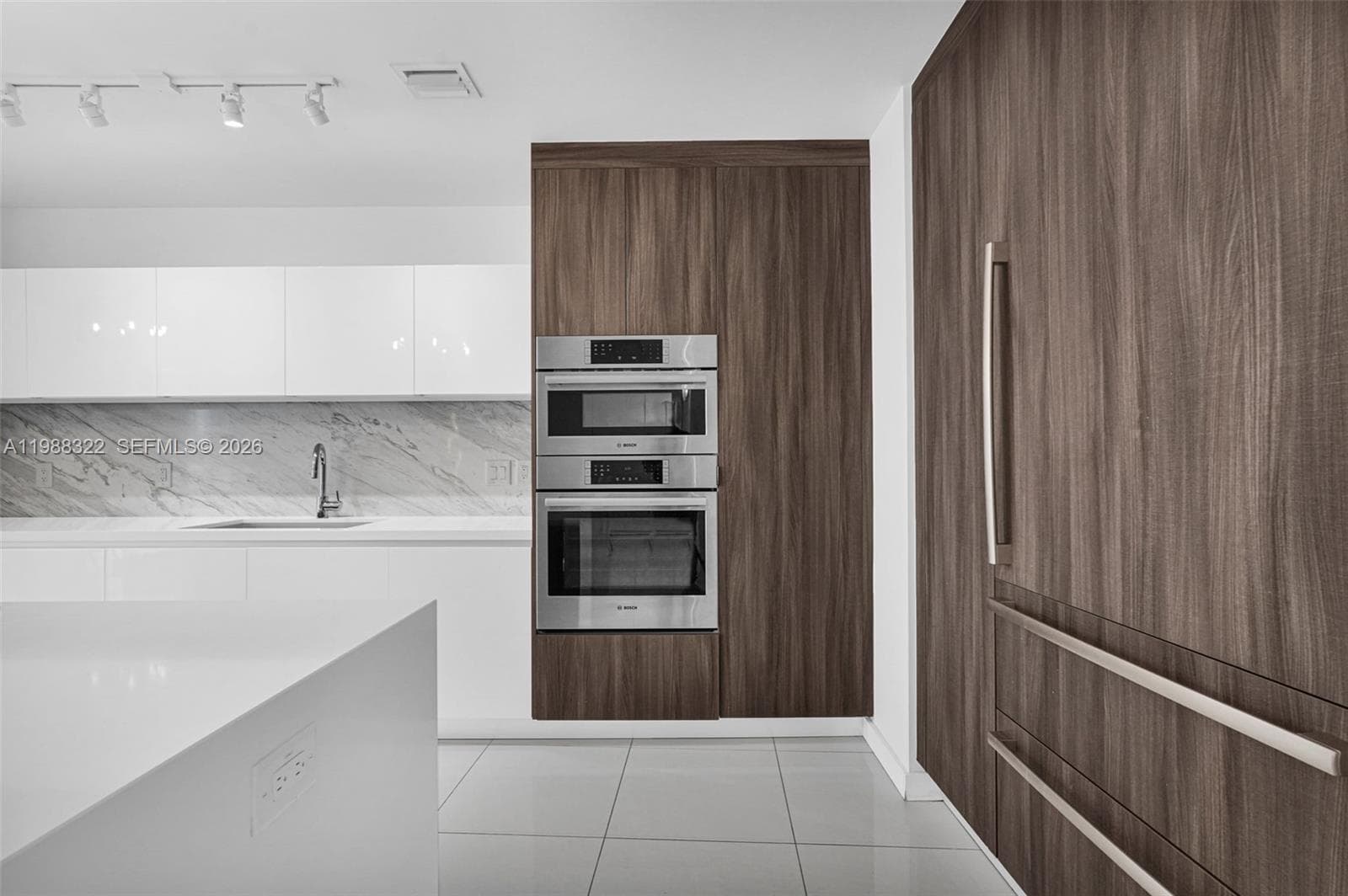 851 NE 1st Ave # 2912, Miami FL 33132 — 22