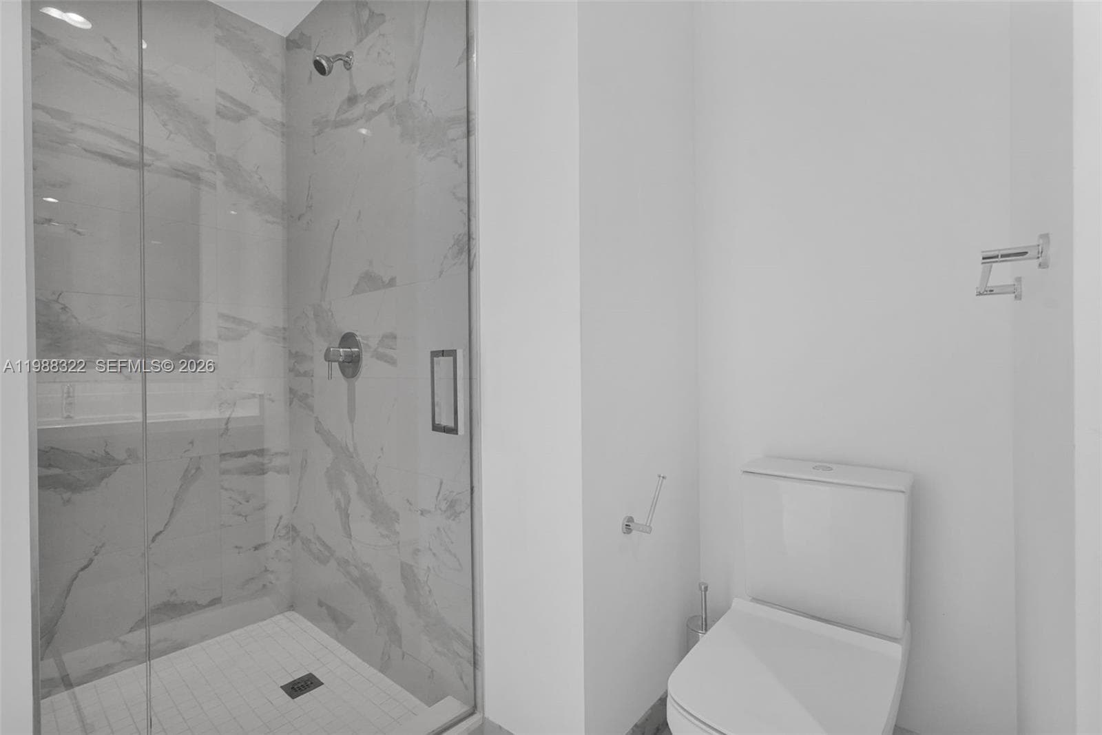 851 NE 1st Ave # 2912, Miami FL 33132 — 33