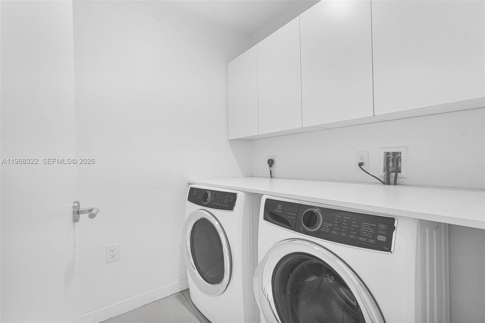 851 NE 1st Ave # 2912, Miami FL 33132 — 14
