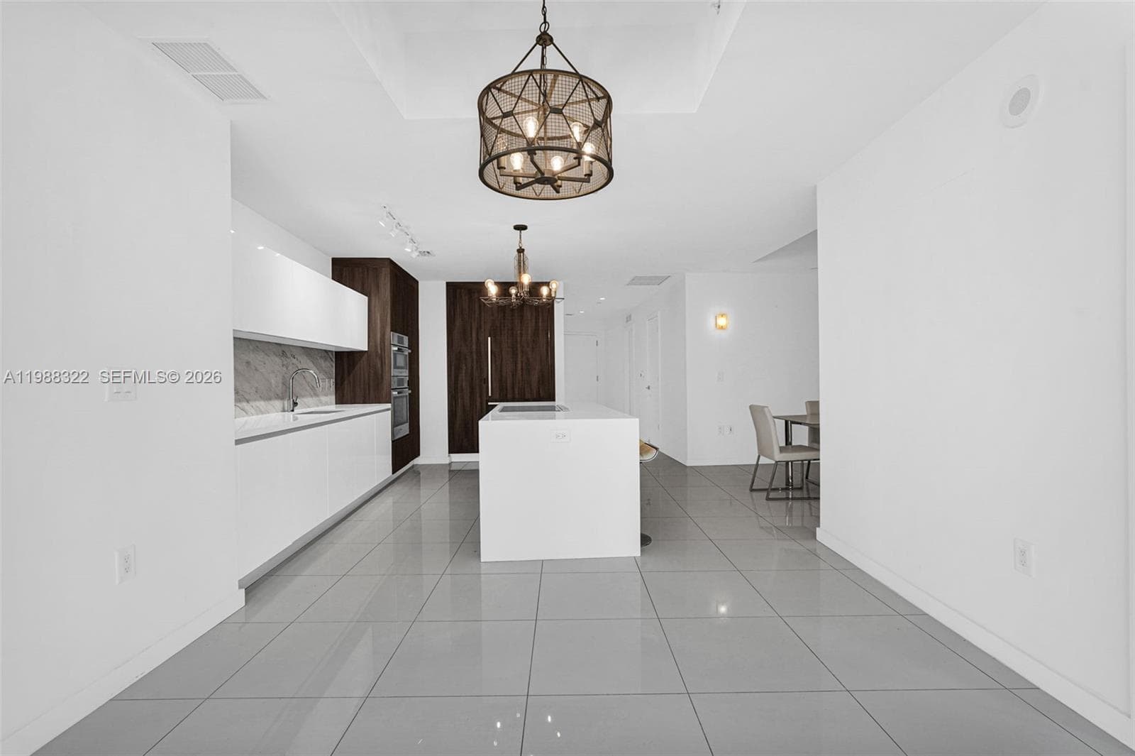 851 NE 1st Ave # 2912, Miami FL 33132 — 11