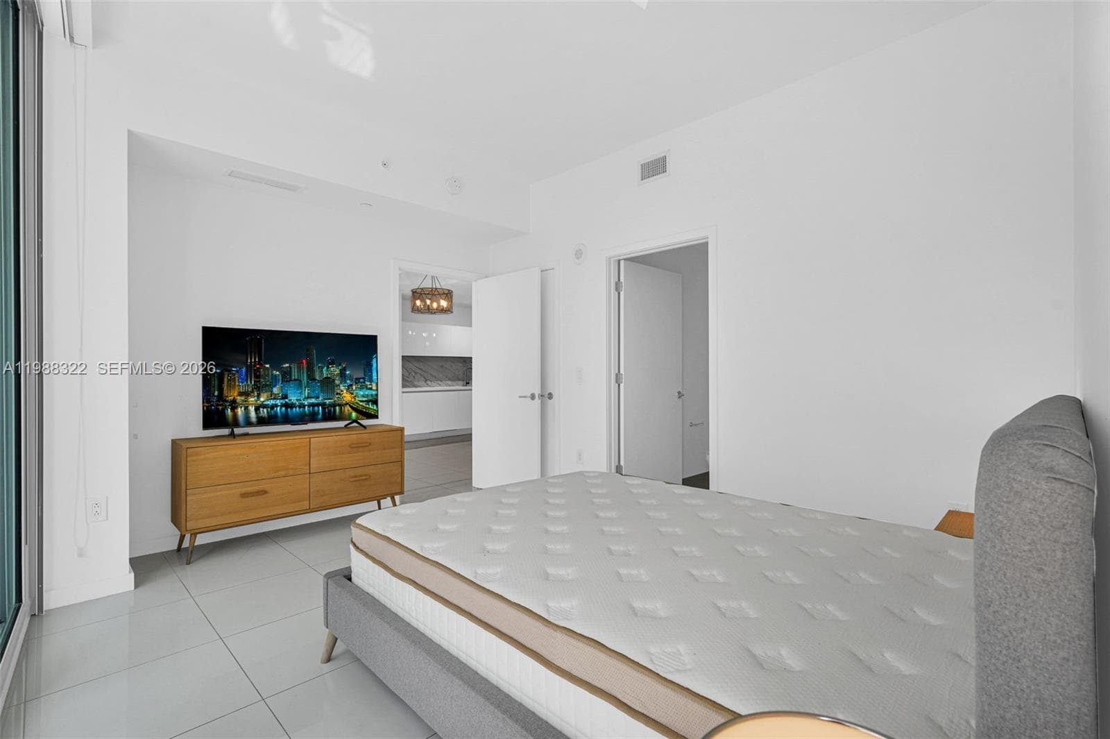 851 NE 1st Ave # 2912, Miami FL 33132 — 31