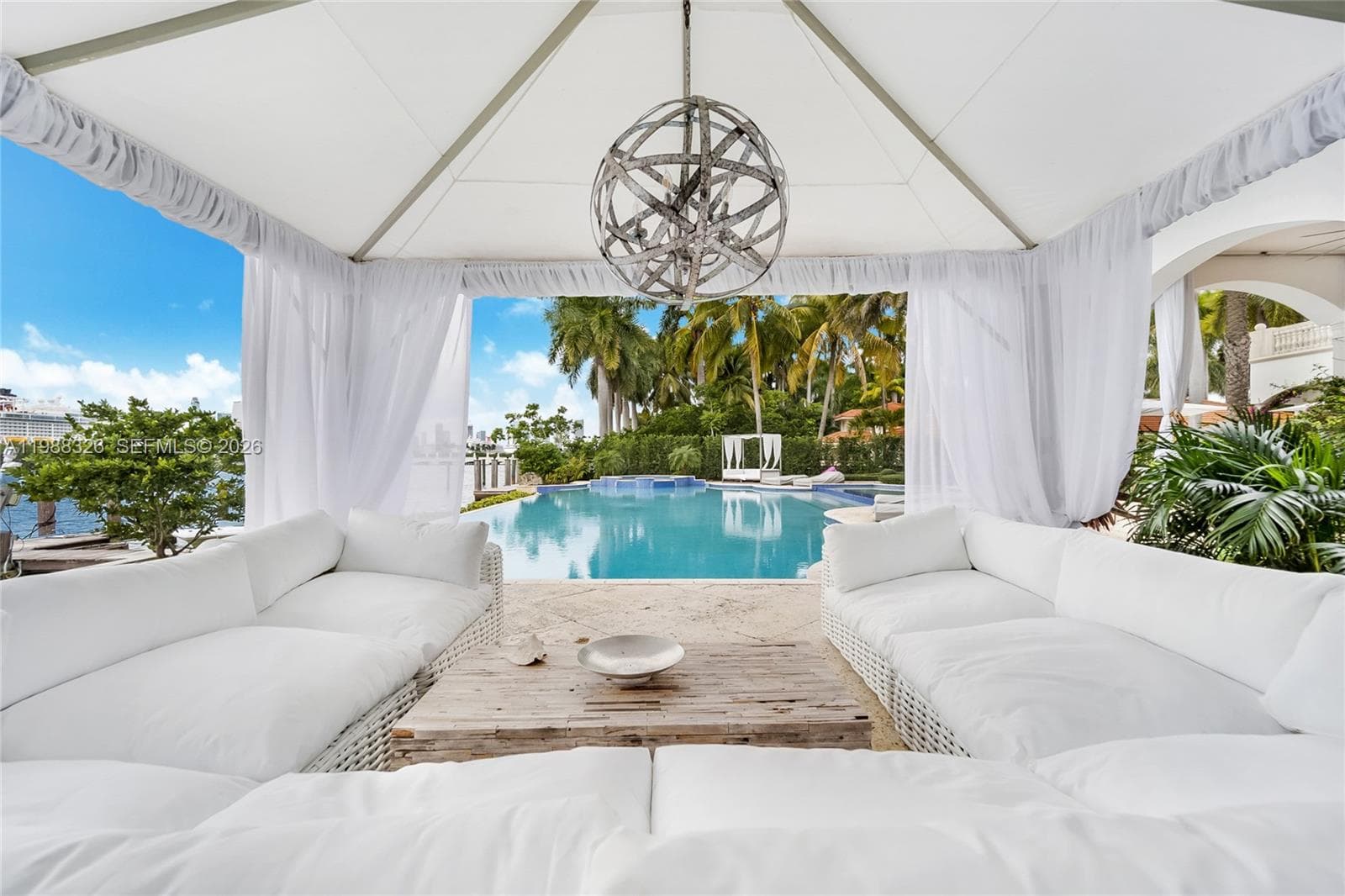 100 Palm Ave, Miami Beach FL 33139 — 16