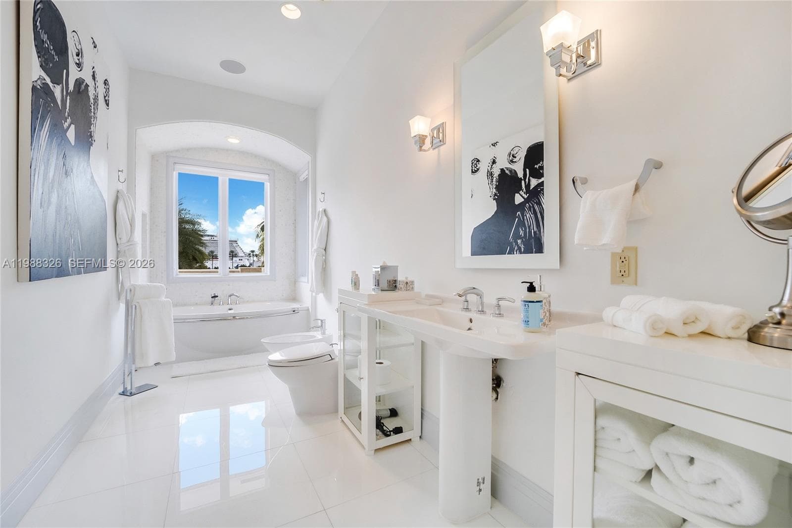100 Palm Ave, Miami Beach FL 33139 — 32