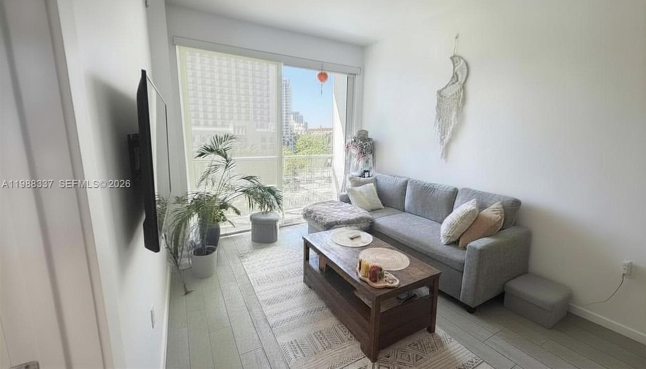 321 NE 26th St # 514, Miami FL 33137 — 3