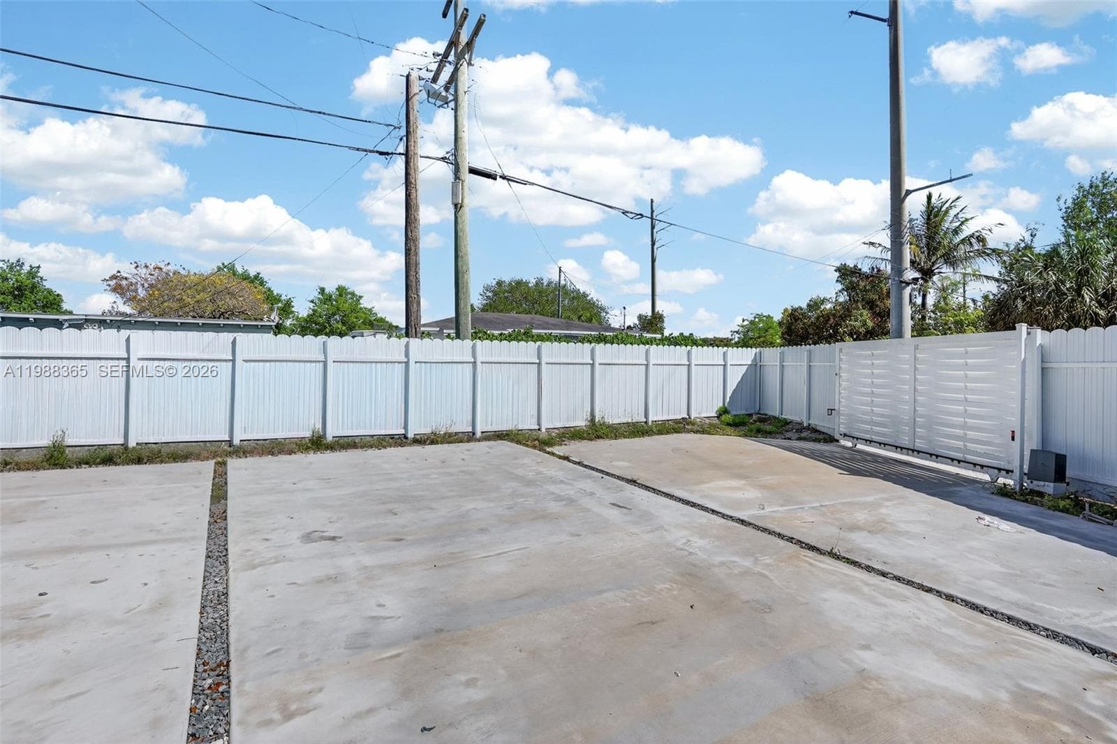 2001 Rutland St, Opa-Locka FL 33054 — 23