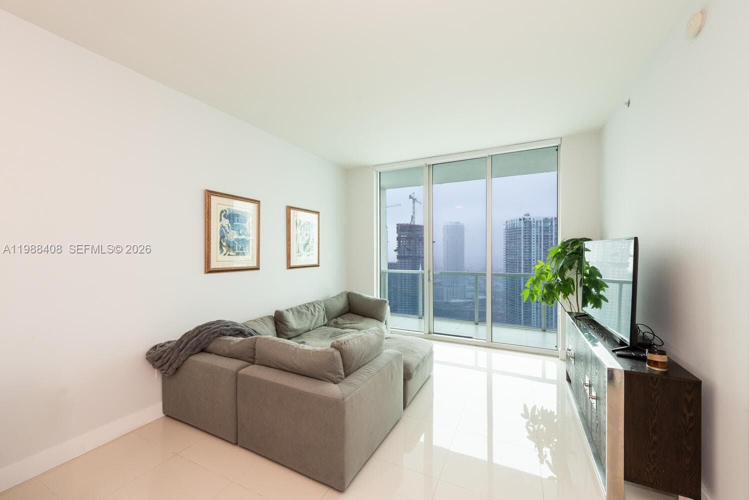 55 SE 6th St # 4200, Miami FL 33131 — 3