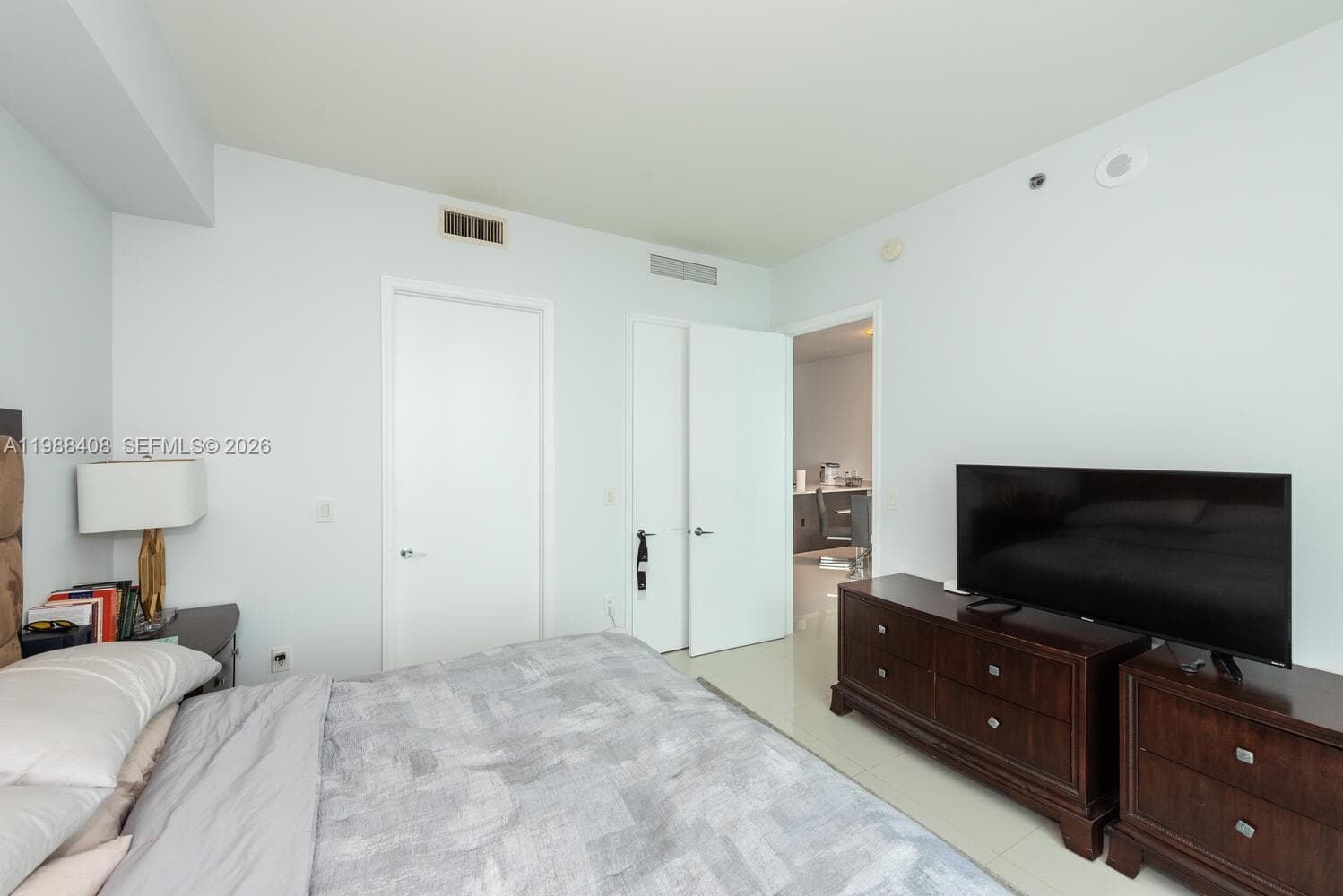 55 SE 6th St # 4200, Miami FL 33131 — 14