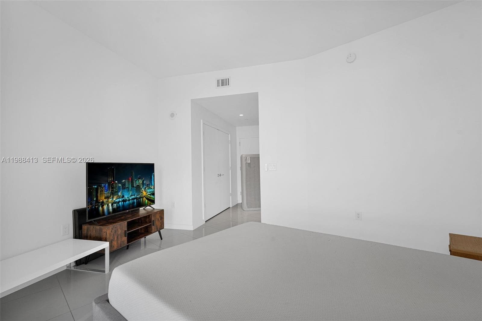 851 NE 1st Ave # 2912, Miami FL 33132 — 27