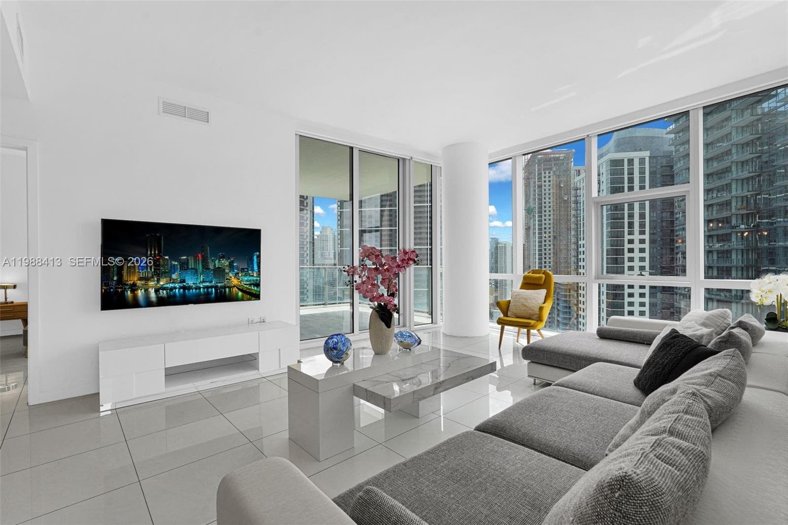851 NE 1st Ave # 2912, Miami FL 33132 — 7