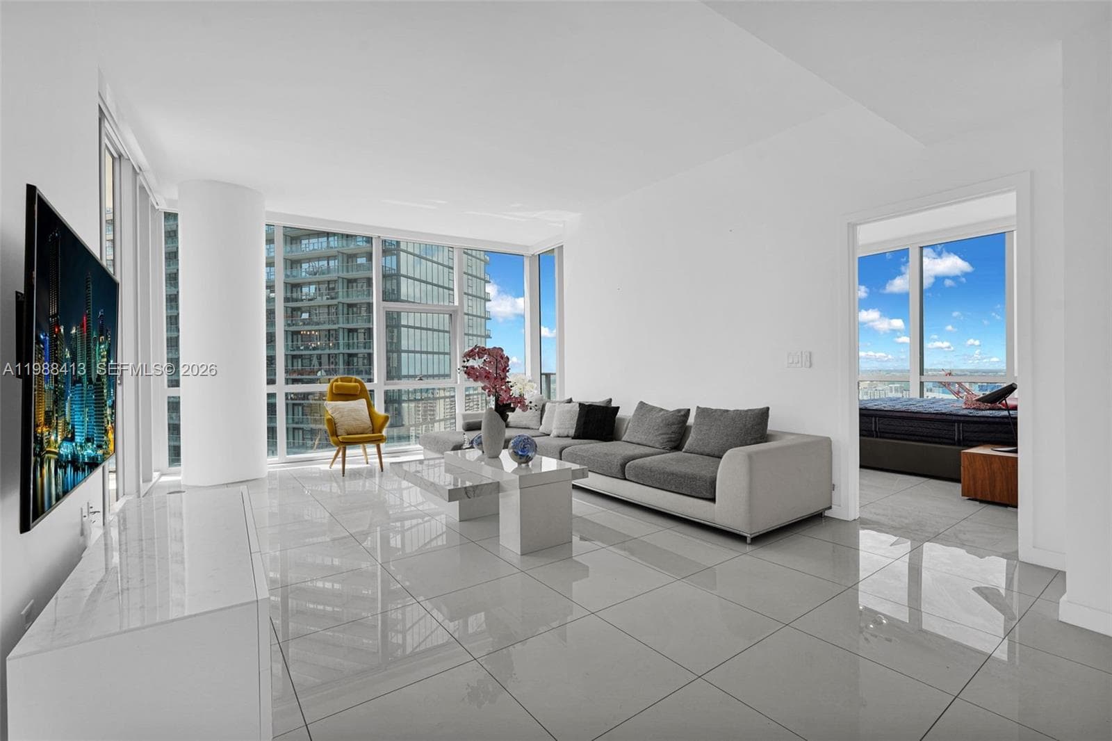 851 NE 1st Ave # 2912, Miami FL 33132 — 4