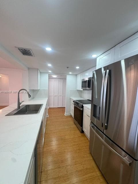 801 N Venetian Dr # 1103, Miami FL 33139 — 16