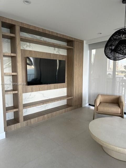 801 N Venetian Dr # 1103, Miami FL 33139 — 32