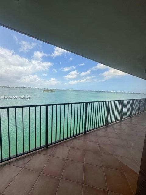 801 N Venetian Dr # 1103, Miami FL 33139 — 40