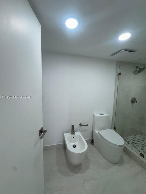801 N Venetian Dr # 1103, Miami FL 33139 — 25