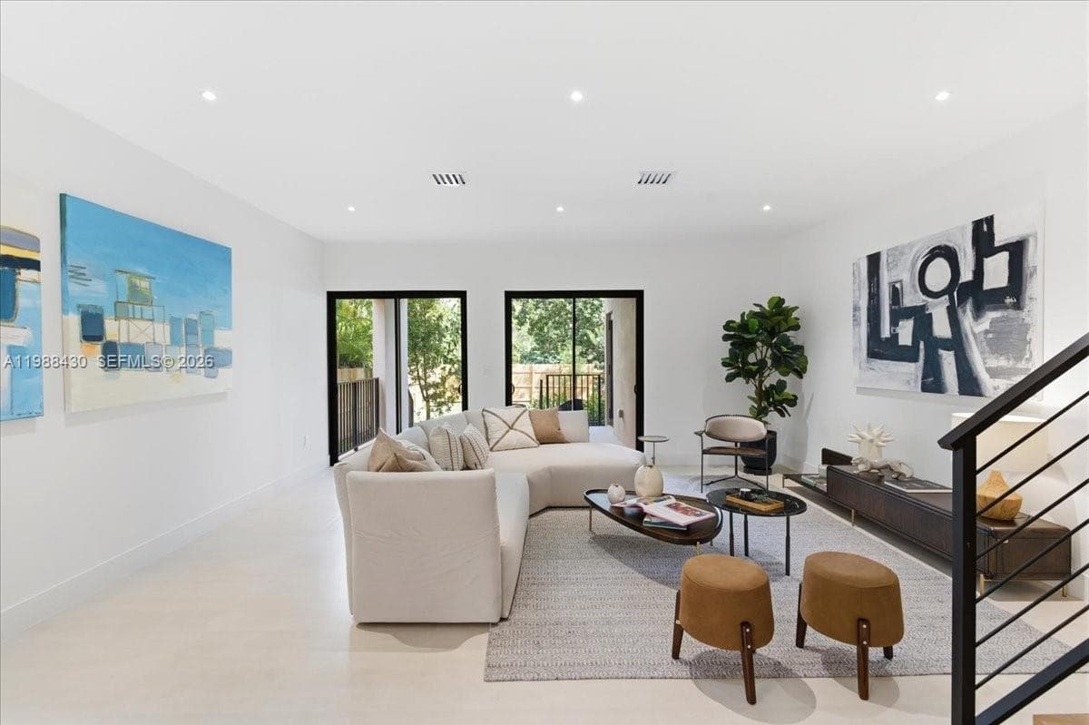 2925 SW 36th Ave, Miami FL 33133 — 16