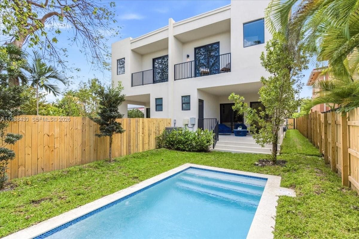 2925 SW 36th Ave, Miami FL 33133 — 57