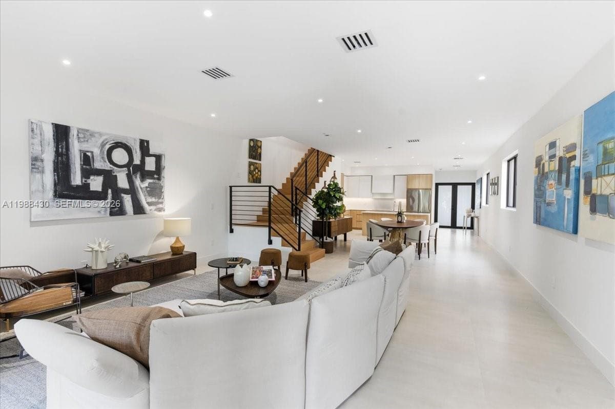 2925 SW 36th Ave, Miami FL 33133 — 20