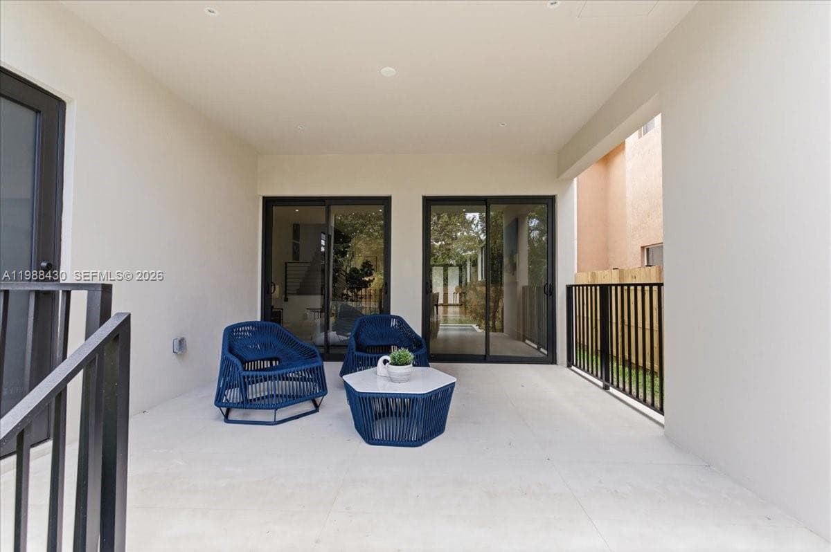 2925 SW 36th Ave, Miami FL 33133 — 61