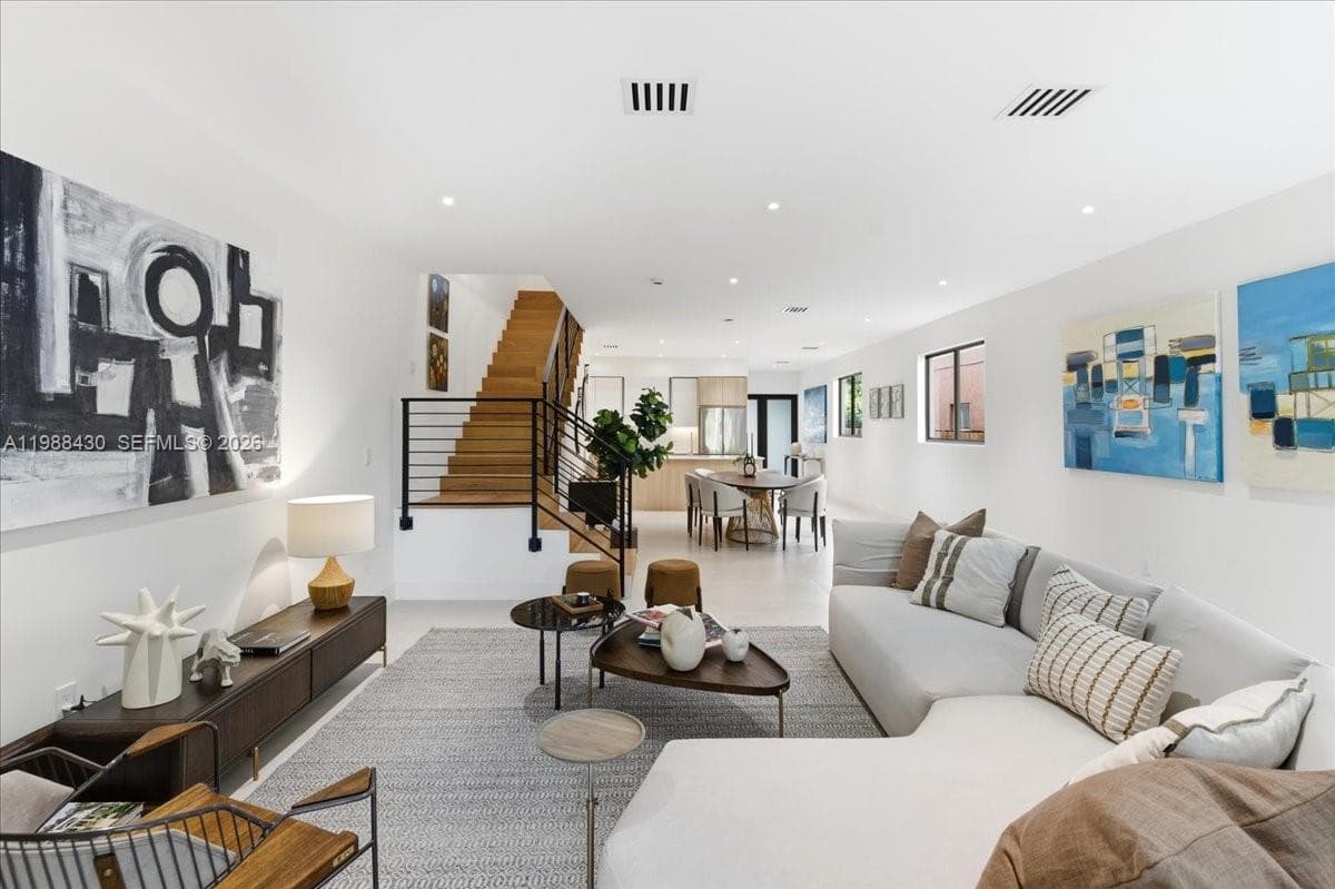 2925 SW 36th Ave, Miami FL 33133 — 18