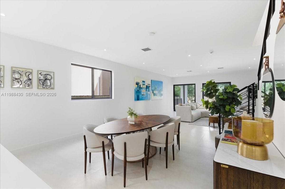 2925 SW 36th Ave, Miami FL 33133 — 11