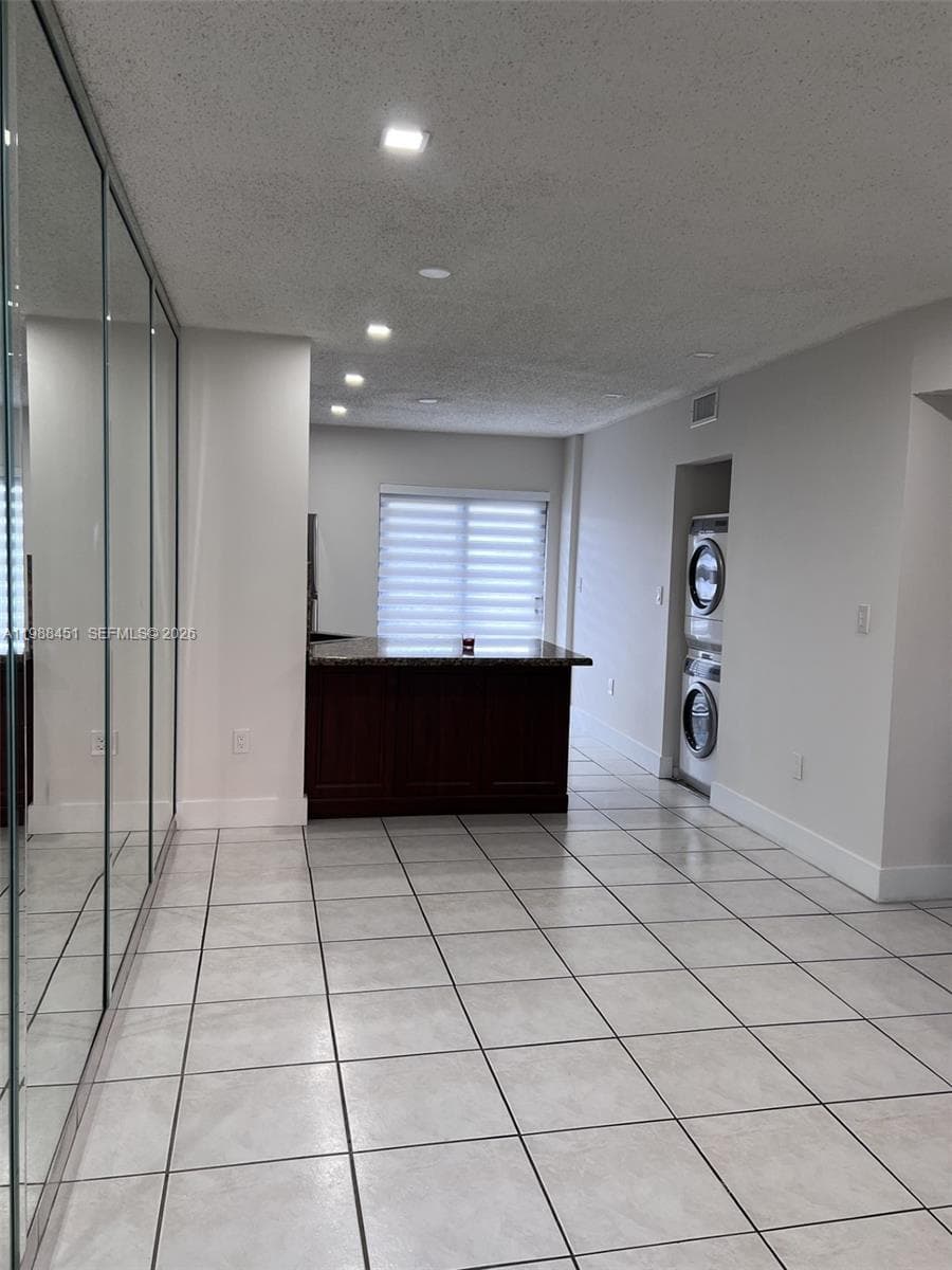 5480 W 21st Ct # 404, Hialeah FL 33016 — 1