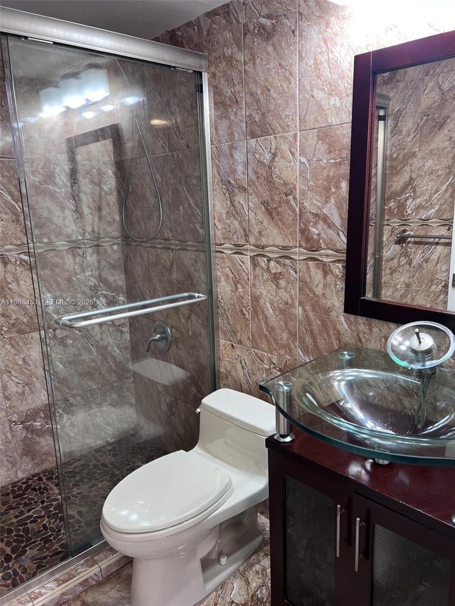 5480 W 21st Ct # 404, Hialeah FL 33016 — 9