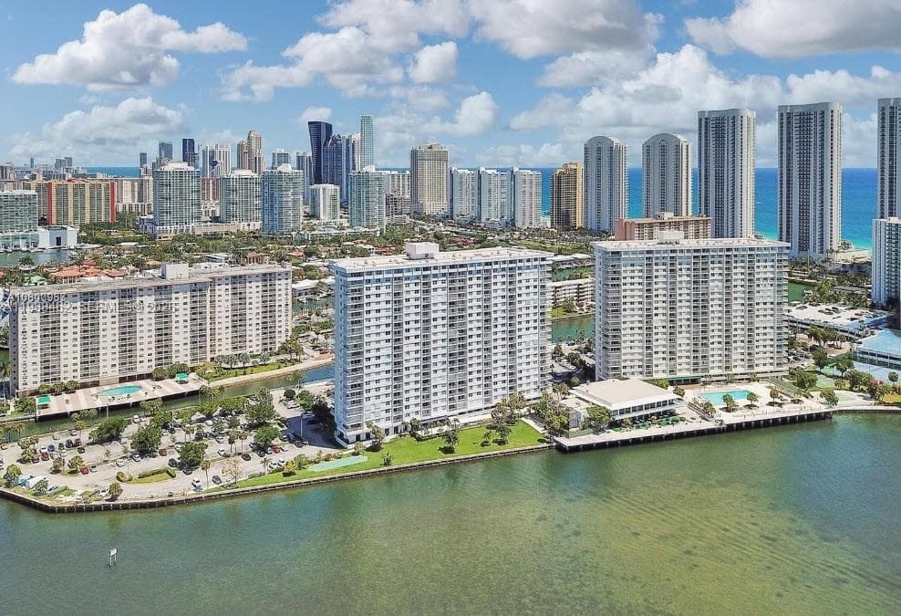 300 Bayview Dr # 905, Sunny Isles Beach FL 33160 — 2