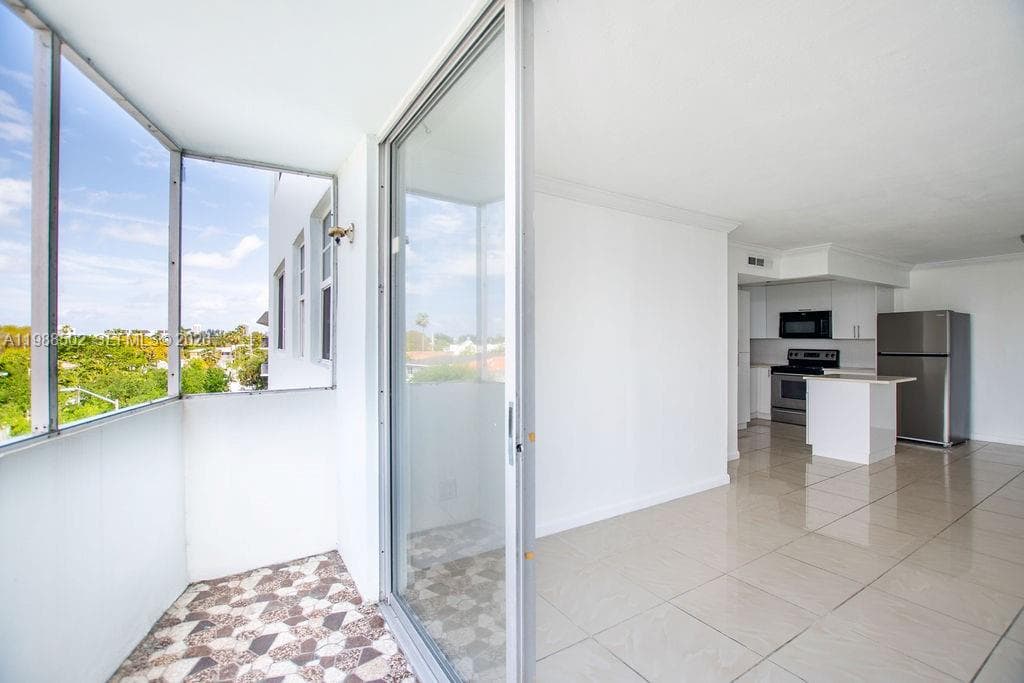 1990 Marseille Dr # 402, Miami Beach FL 33141 — 16