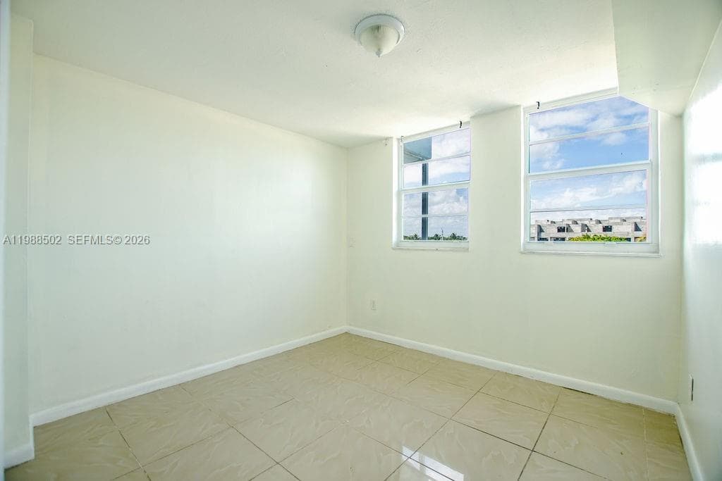 1990 Marseille Dr # 402, Miami Beach FL 33141 — 26