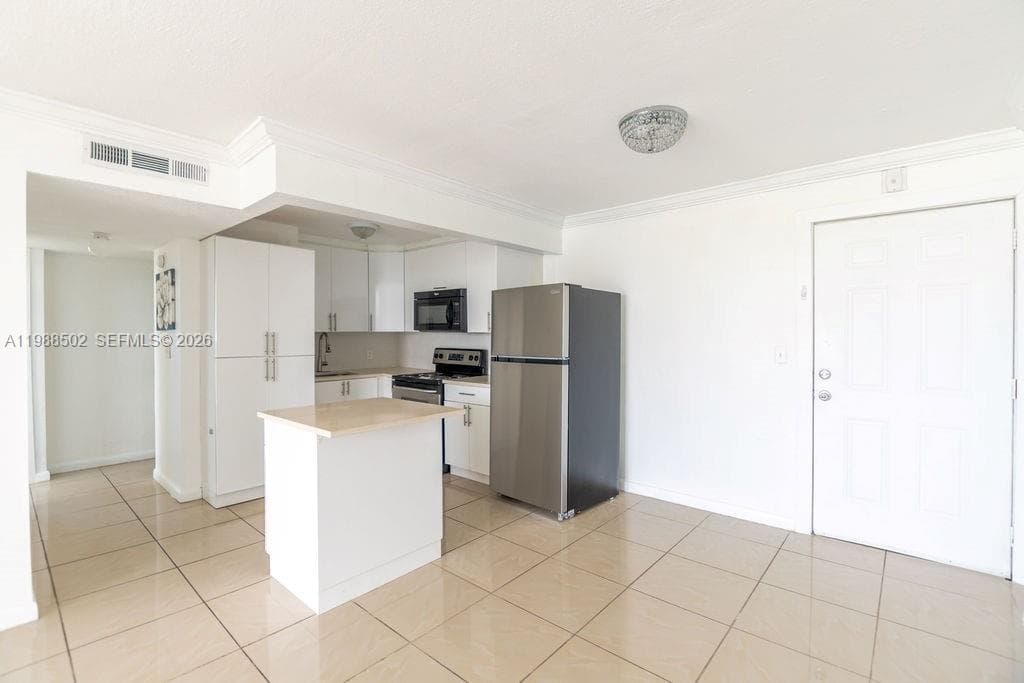 1990 Marseille Dr # 402, Miami Beach FL 33141 — 7