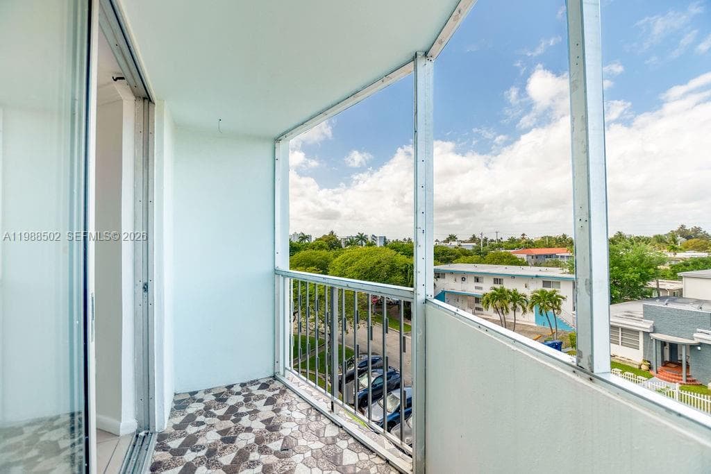 1990 Marseille Dr # 402, Miami Beach FL 33141 — 18