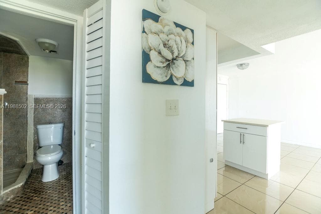 1990 Marseille Dr # 402, Miami Beach FL 33141 — 19
