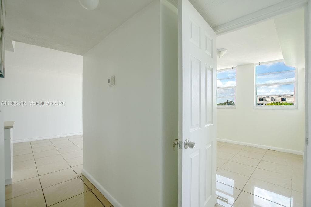 1990 Marseille Dr # 402, Miami Beach FL 33141 — 25