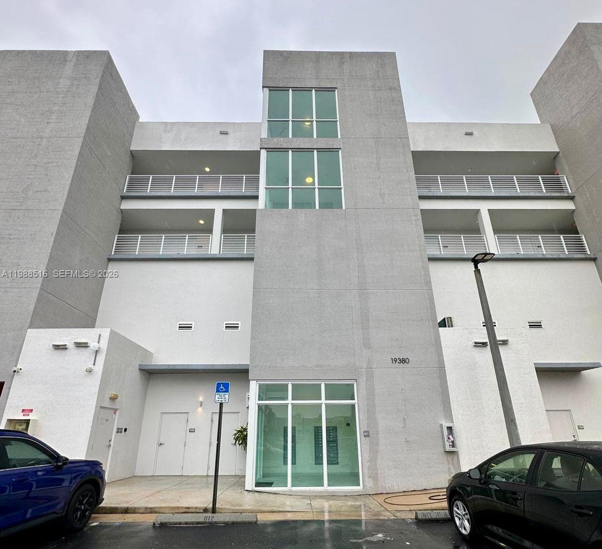 19380 NE 26th Ave # 305, Miami FL 33180 — 14
