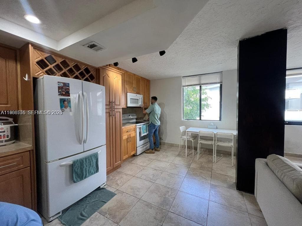 8215 SW 152nd Ave # 418, Miami FL 33193 — 7