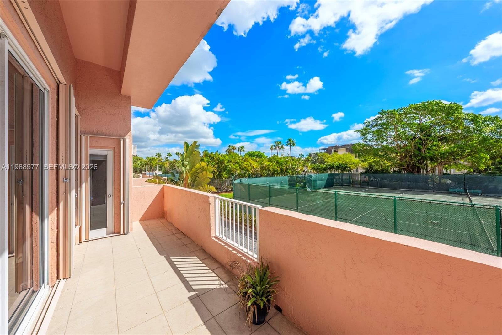 10 Edgewater Dr, Coral Gables FL 33133 — 61