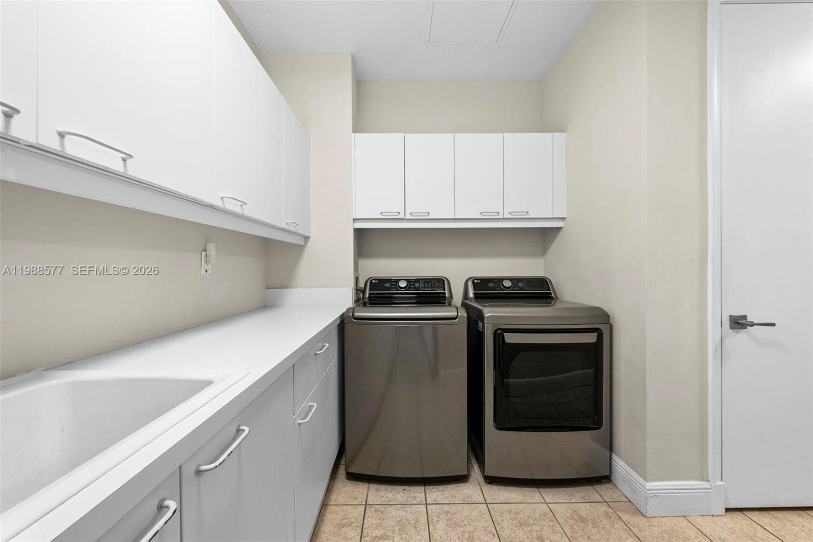 10 Edgewater Dr, Coral Gables FL 33133 — 55