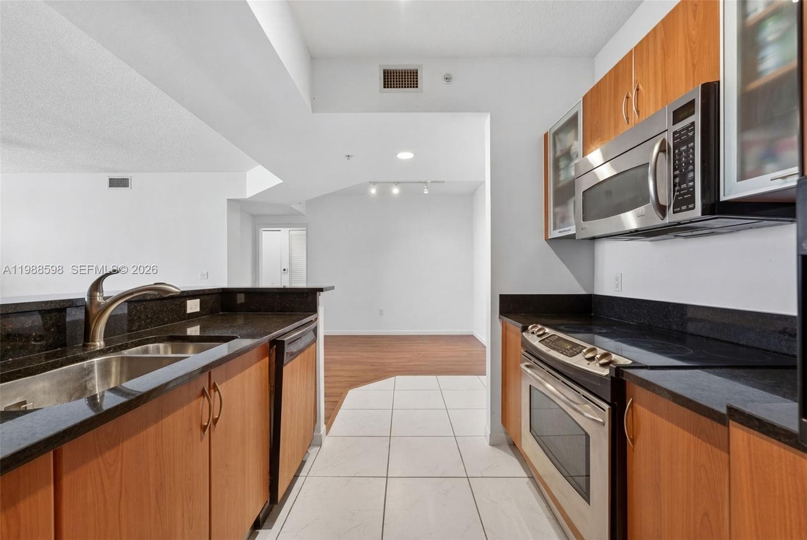 18800 NE 29th Ave # 904, Aventura FL 33180 — 14