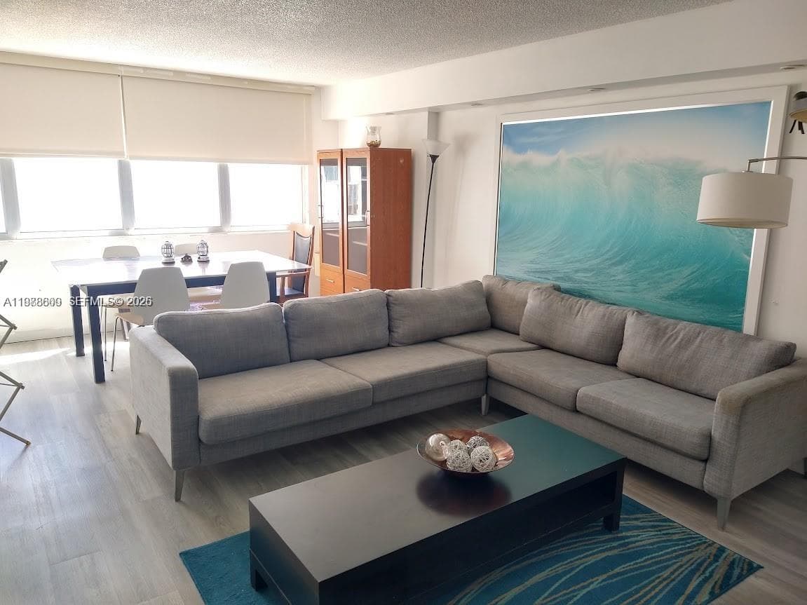 6039 Collins Ave # 1710, Miami Beach FL 33140 — 6