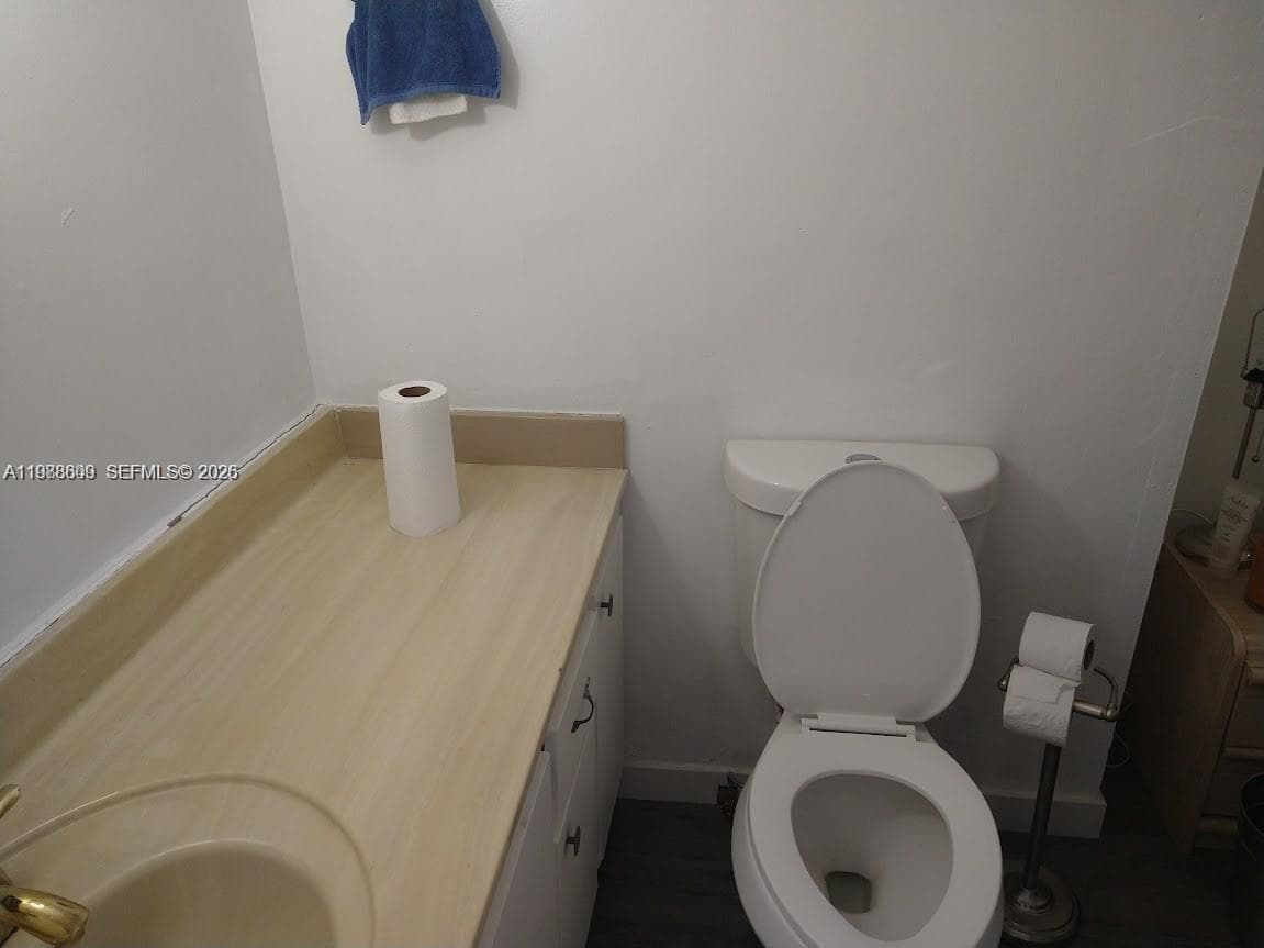 6039 Collins Ave # 1710, Miami Beach FL 33140 — 16